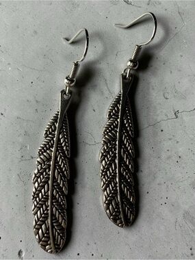Boutique‎ Silver Feather Dangle Earrings Bohemian Western Festival Drop